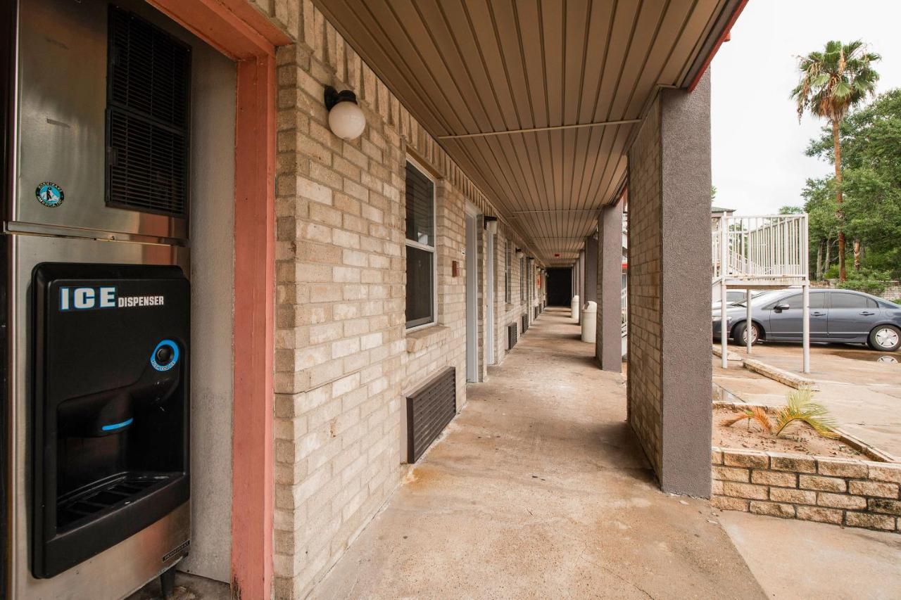 Oyo Hotel Houston I-69 & I-610 Exterior foto